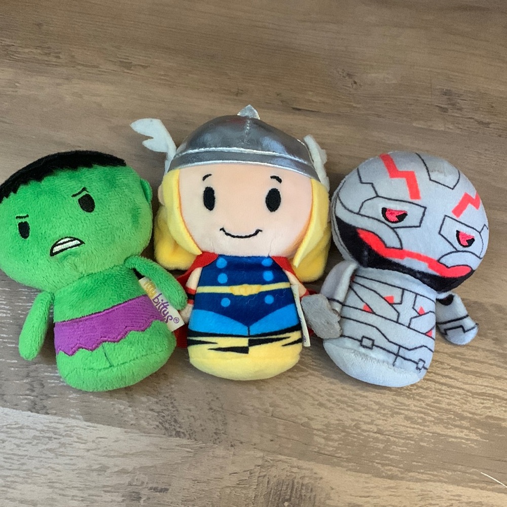 Hallmark itty bitty Hulk, Thor, Ultron
